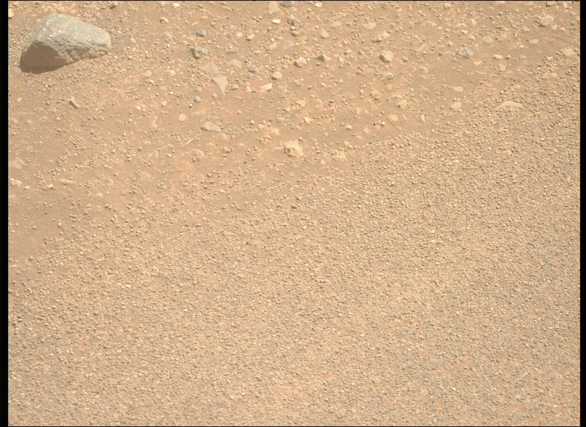 This image was taken by MCZ_RIGHT onboard NASA's Mars rover Perseverance on Sol 1725
