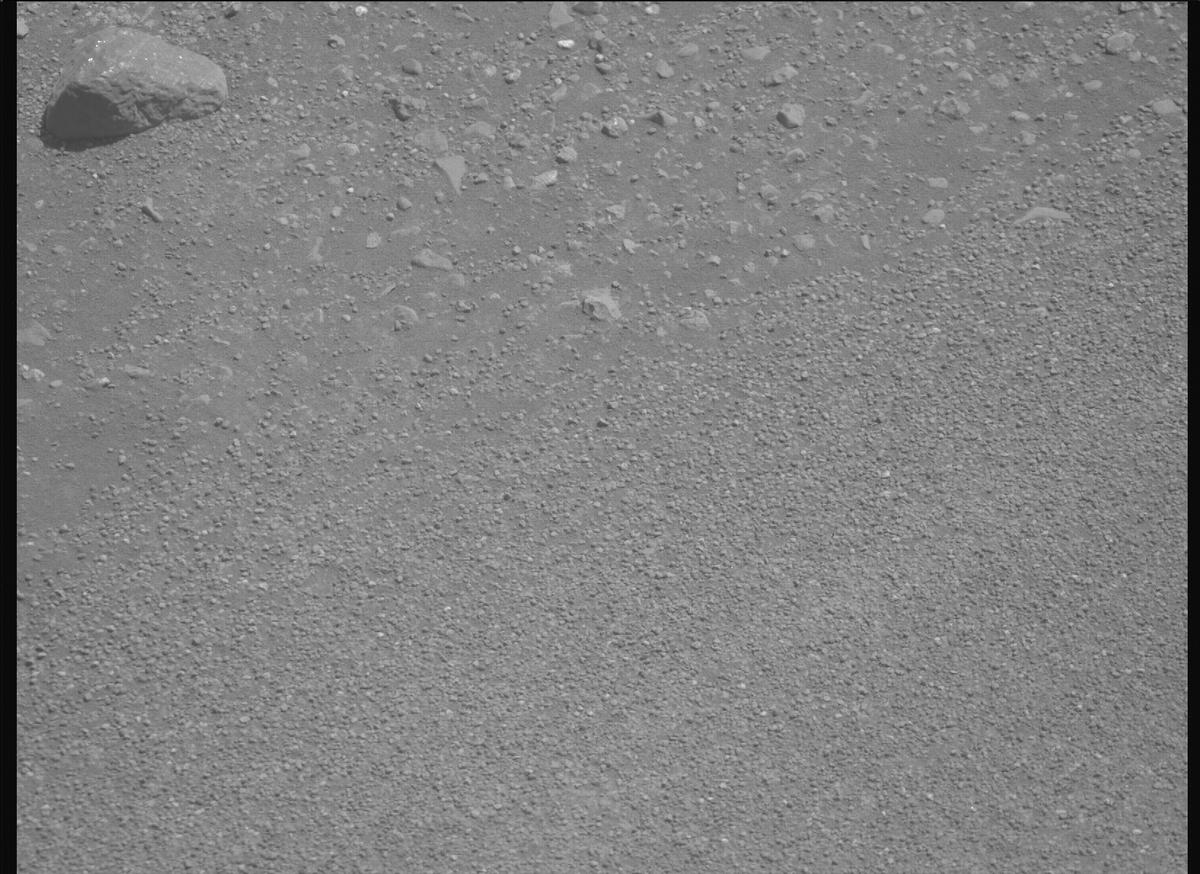 This image was taken by MCZ_RIGHT onboard NASA's Mars rover Perseverance on Sol 1725