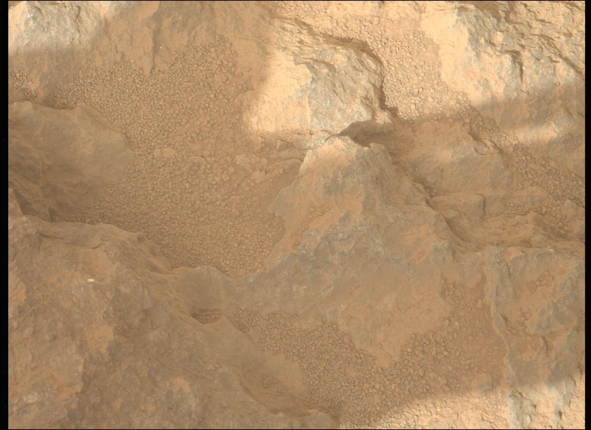 This image was taken by MCZ_LEFT onboard NASA's Mars rover Perseverance on Sol 1758