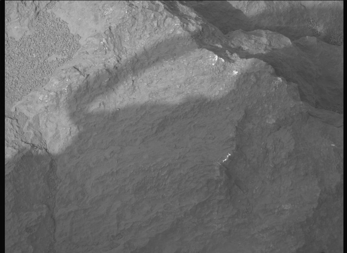 This image was taken by MCZ_LEFT onboard NASA's Mars rover Perseverance on Sol 1758