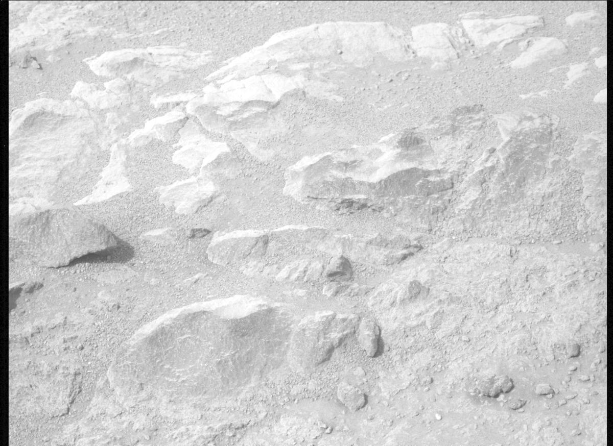 This image was taken by MCZ_LEFT onboard NASA's Mars rover Perseverance on Sol 1758