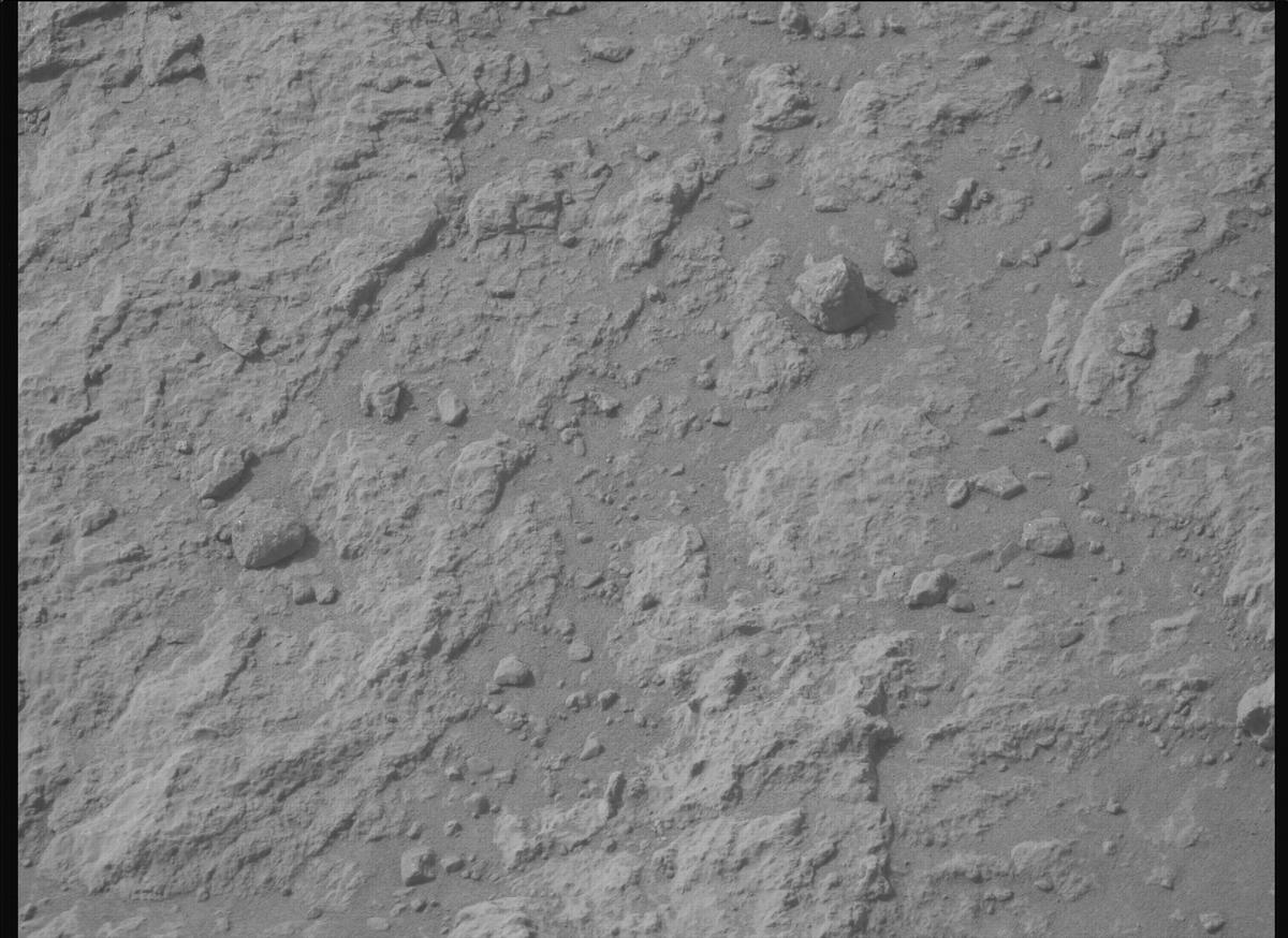 This image was taken by MCZ_RIGHT onboard NASA's Mars rover Perseverance on Sol 1758