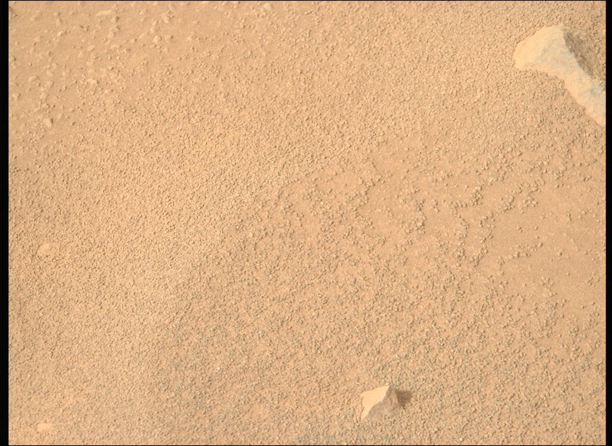 This image was taken by MCZ_RIGHT onboard NASA's Mars rover Perseverance on Sol 1758