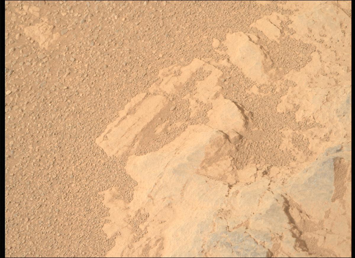This image was taken by MCZ_RIGHT onboard NASA's Mars rover Perseverance on Sol 1758