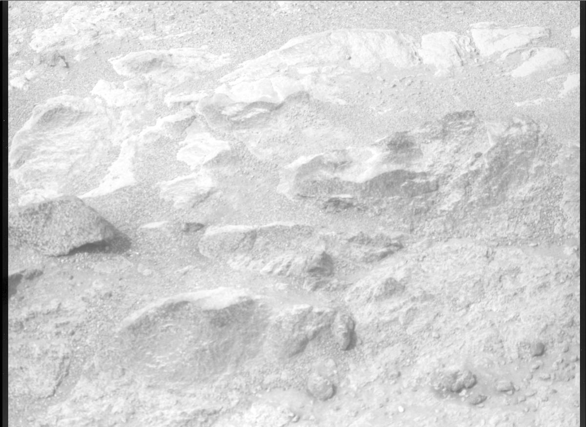 This image was taken by MCZ_RIGHT onboard NASA's Mars rover Perseverance on Sol 1758