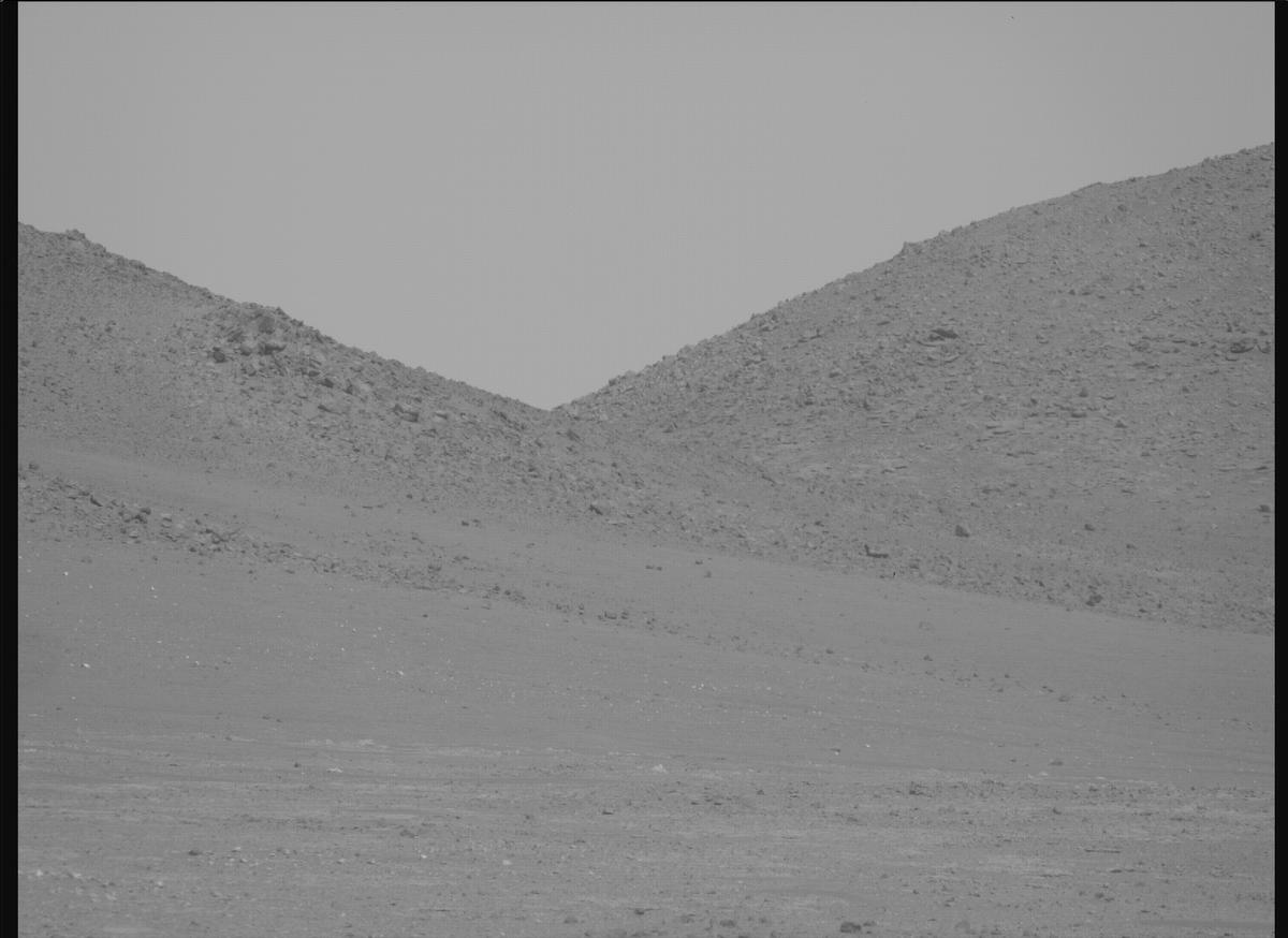 This image was taken by MCZ_RIGHT onboard NASA's Mars rover Perseverance on Sol 1769