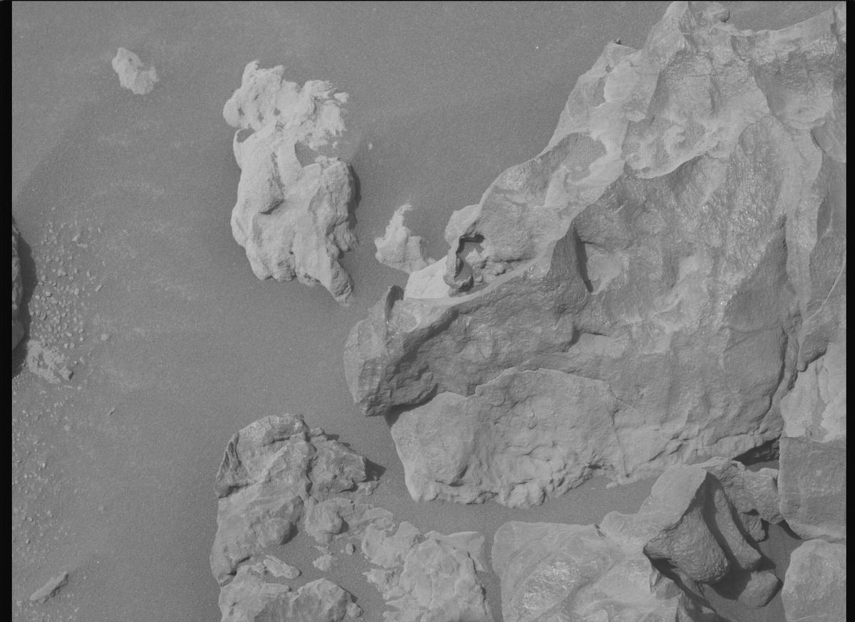 This image was taken by MCZ_LEFT onboard NASA's Mars rover Perseverance on Sol 1783