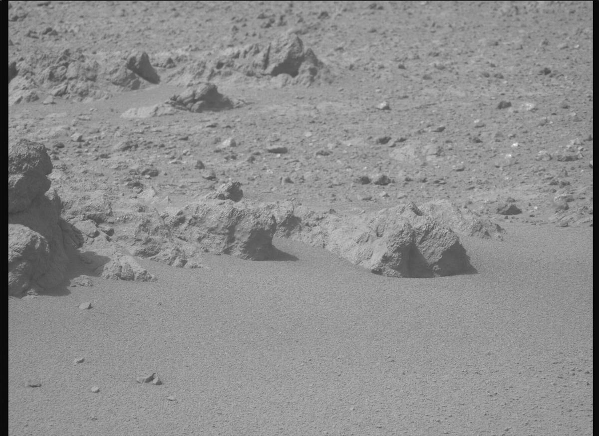 This image was taken by MCZ_LEFT onboard NASA's Mars rover Perseverance on Sol 1787
