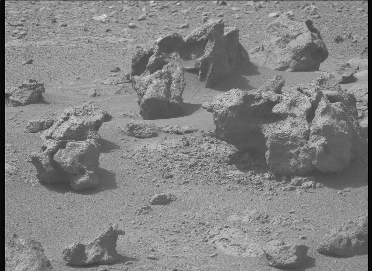 This image was taken by MCZ_LEFT onboard NASA's Mars rover Perseverance on Sol 1787