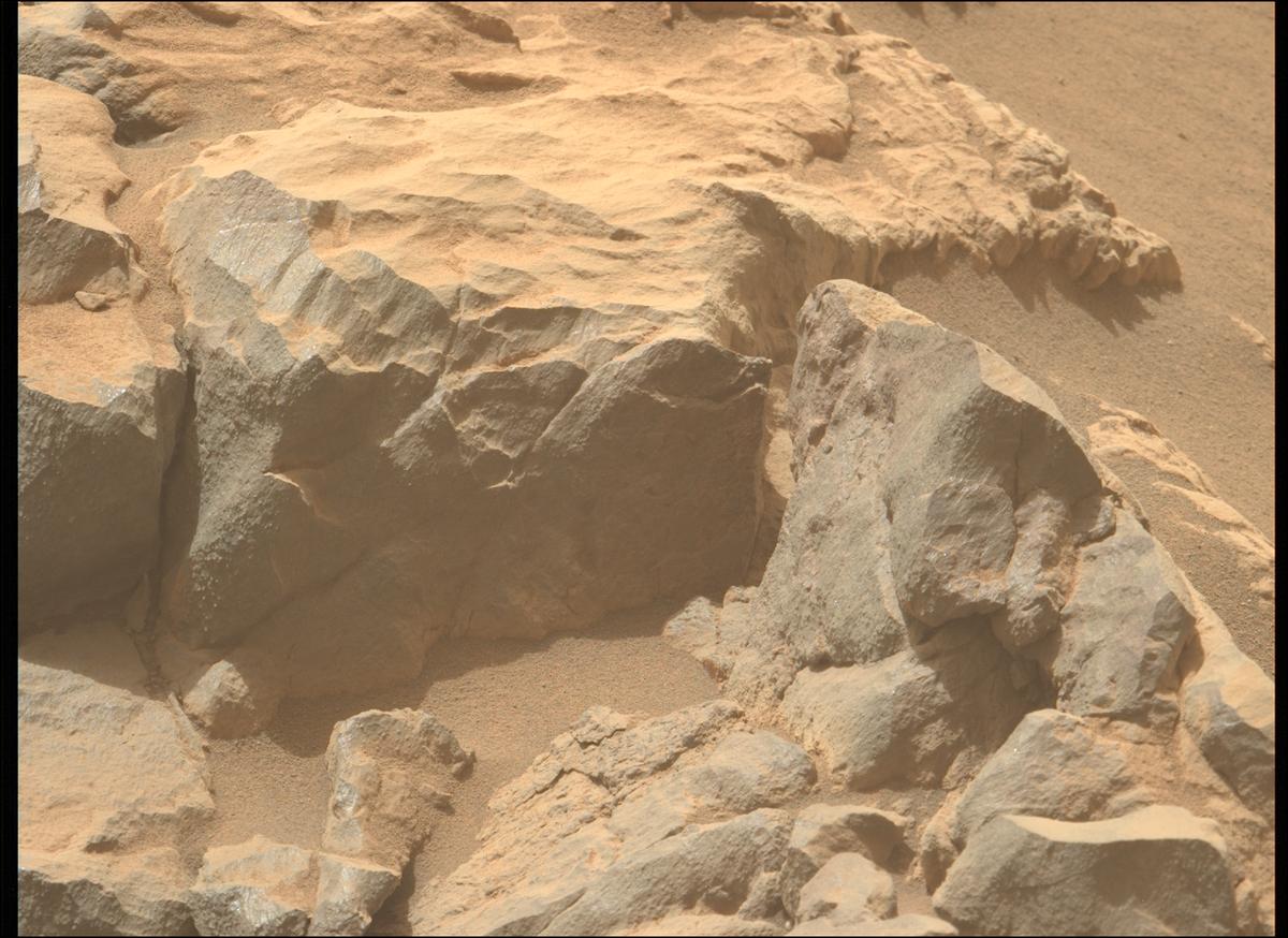 This image was taken by MCZ_LEFT onboard NASA's Mars rover Perseverance on Sol 1787