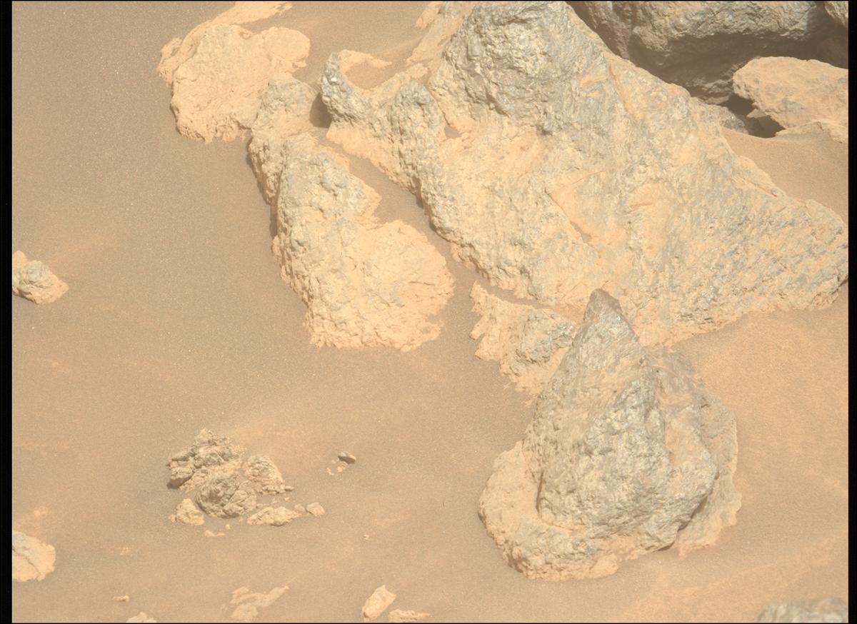 This image was taken by MCZ_LEFT onboard NASA's Mars rover Perseverance on Sol 1792