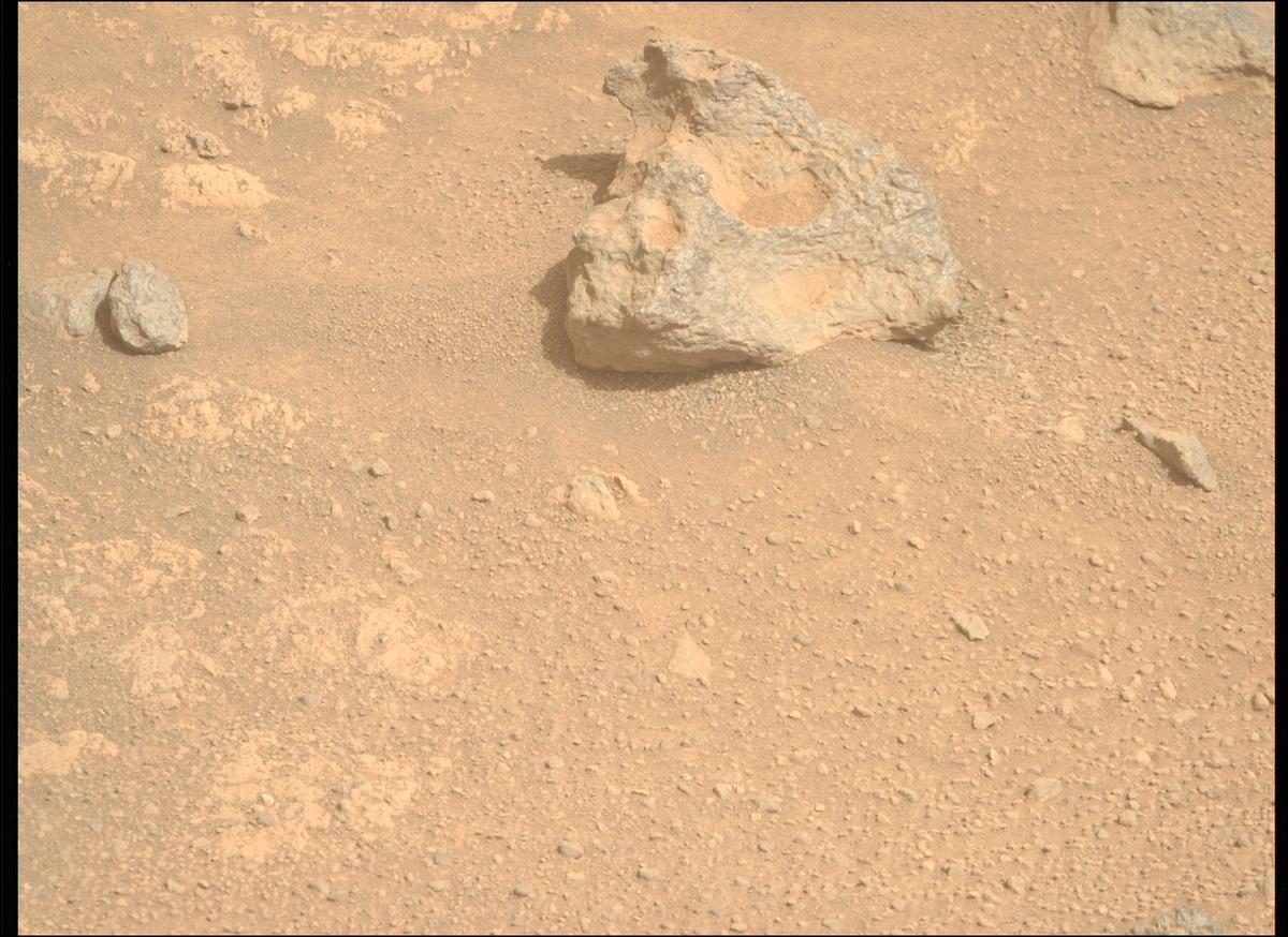 This image was taken by MCZ_RIGHT onboard NASA's Mars rover Perseverance on Sol 1792