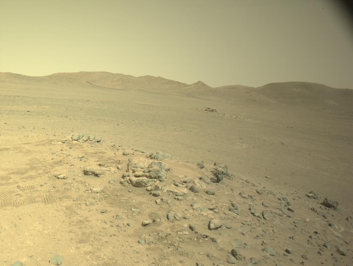 This image was taken by NAVCAM_RIGHT onboard NASA's Mars rover Perseverance on Sol 1813
