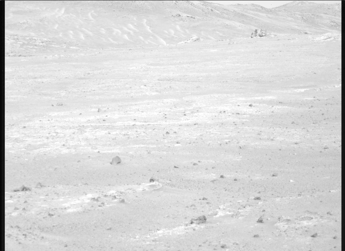 This image was taken by MCZ_RIGHT onboard NASA's Mars rover Perseverance on Sol 1817