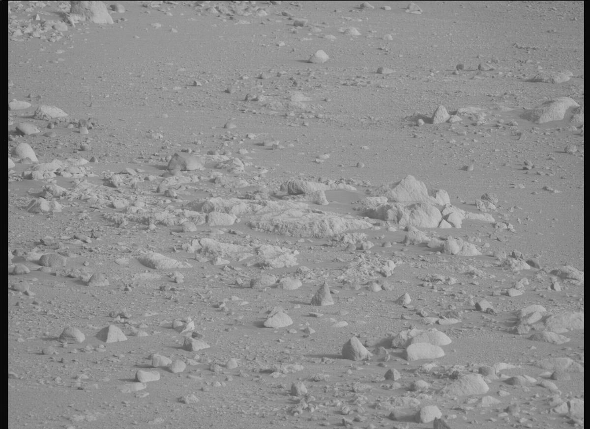 This image was taken by MCZ_LEFT onboard NASA's Mars rover Perseverance on Sol 1822