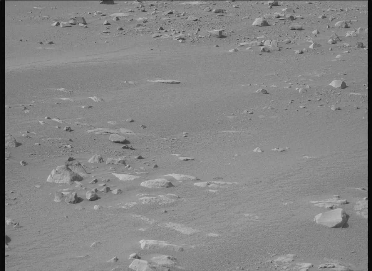 This image was taken by MCZ_LEFT onboard NASA's Mars rover Perseverance on Sol 1823