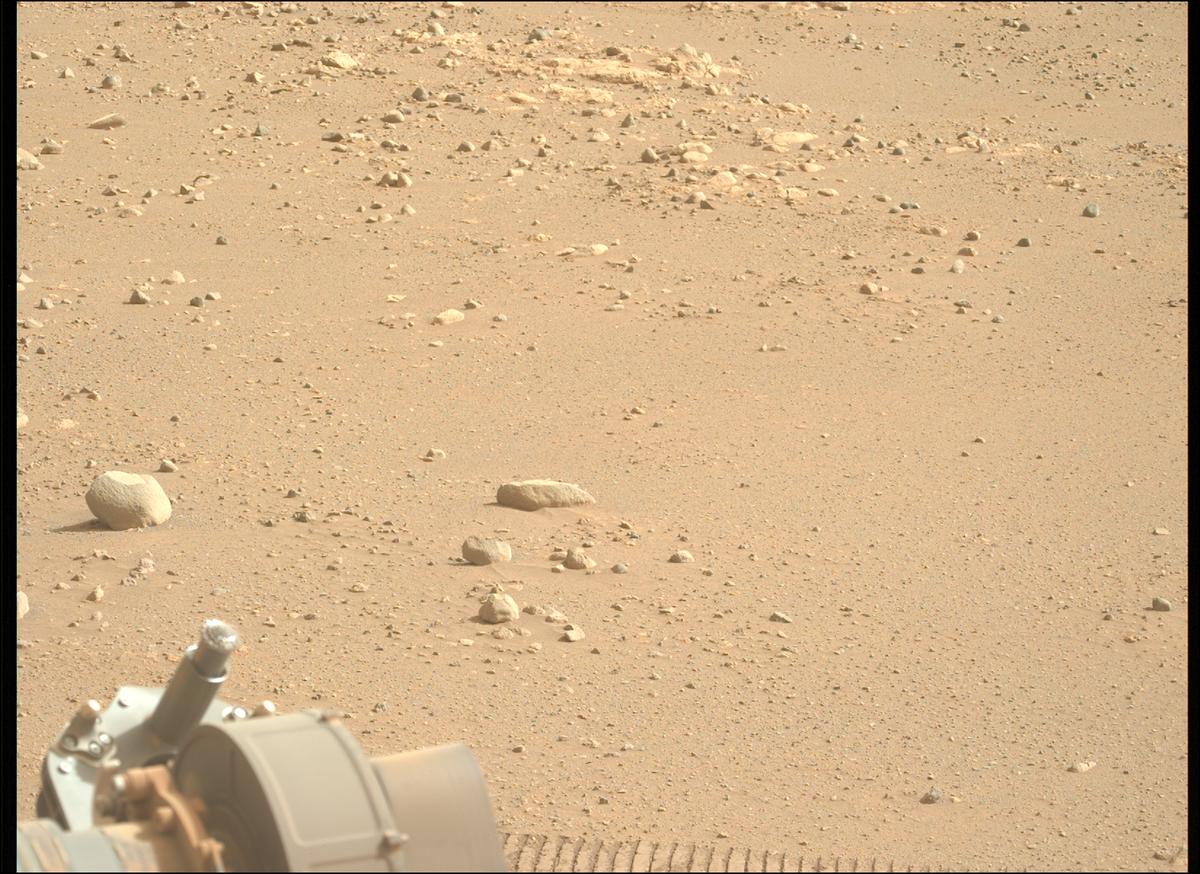 This image was taken by MCZ_LEFT onboard NASA's Mars rover Perseverance on Sol 1823