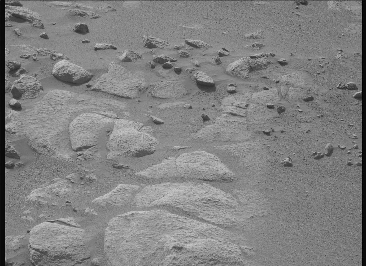 This image was taken by MCZ_LEFT onboard NASA's Mars rover Perseverance on Sol 1823