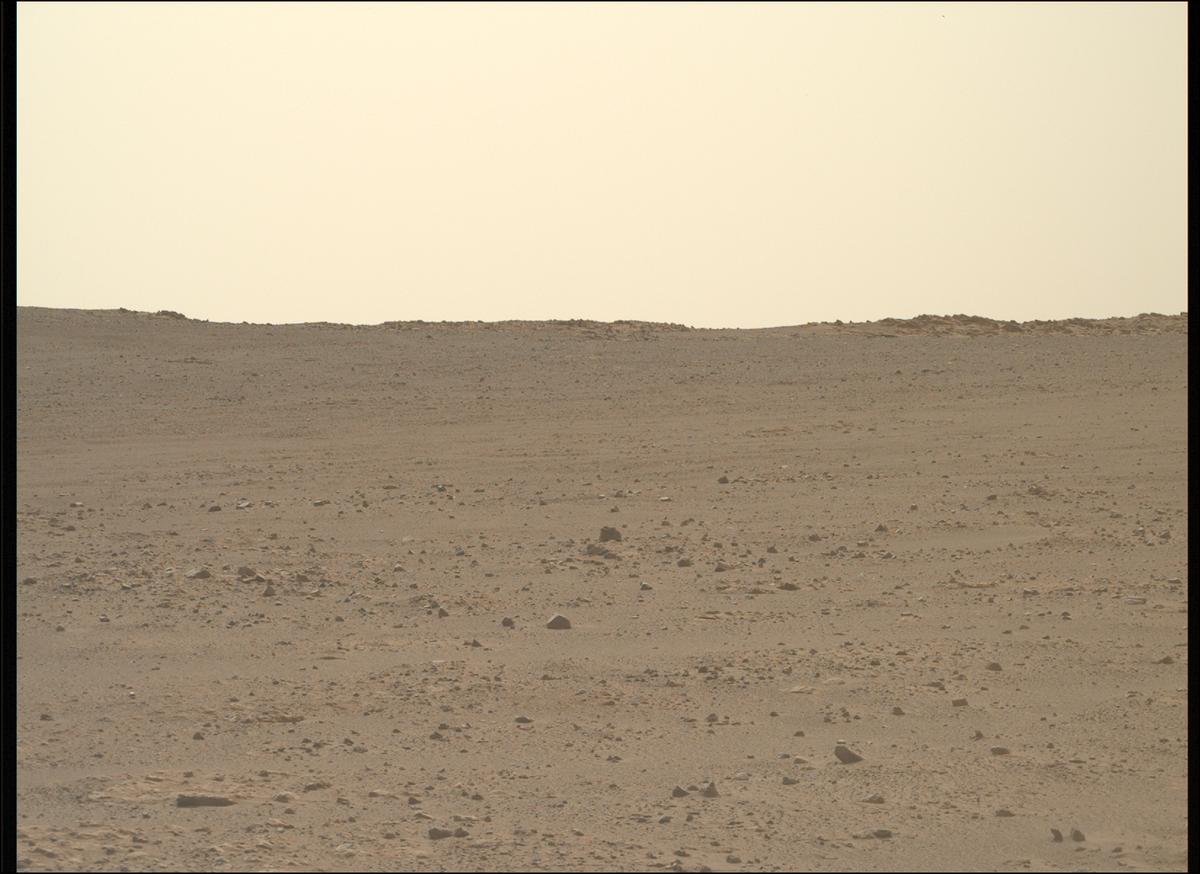 This image was taken by MCZ_RIGHT onboard NASA's Mars rover Perseverance on Sol 1823
