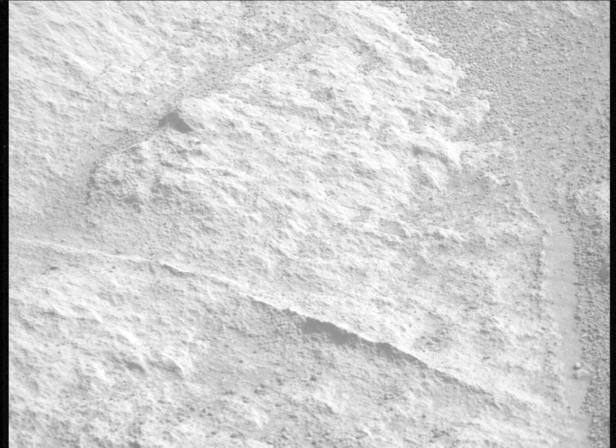 This image was taken by MCZ_LEFT onboard NASA's Mars rover Perseverance on Sol 1824