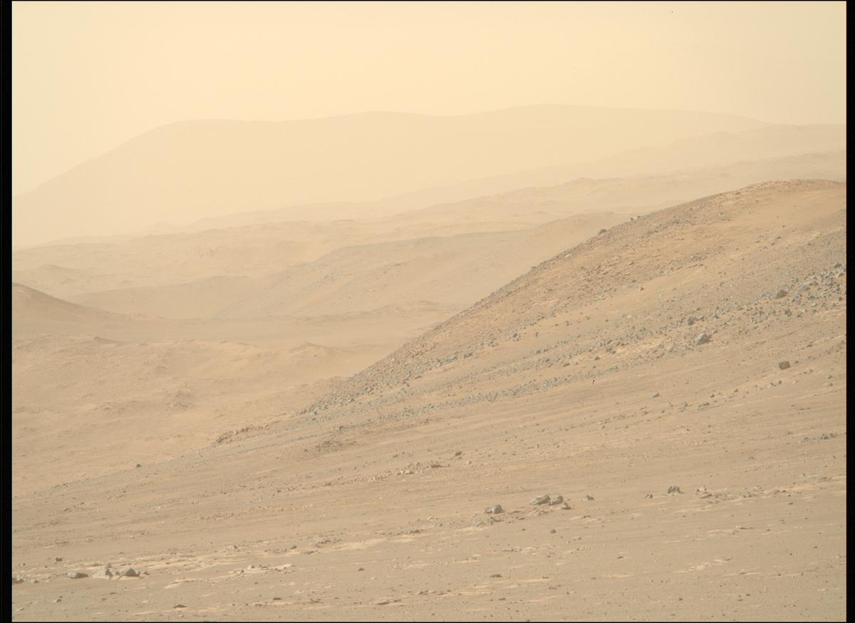 This image was taken by MCZ_RIGHT onboard NASA's Mars rover Perseverance on Sol 1825