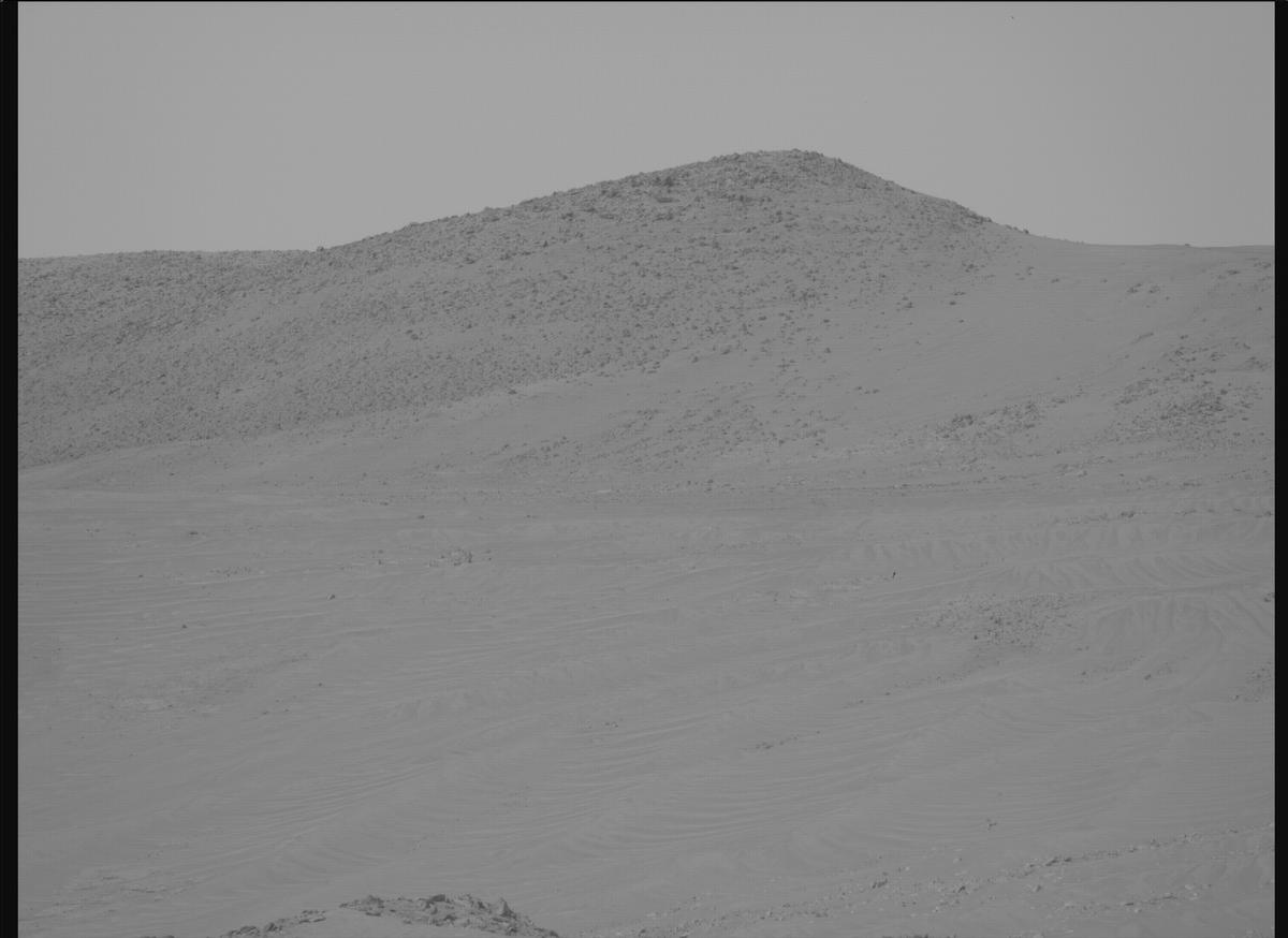 This image was taken by MCZ_RIGHT onboard NASA's Mars rover Perseverance on Sol 1825