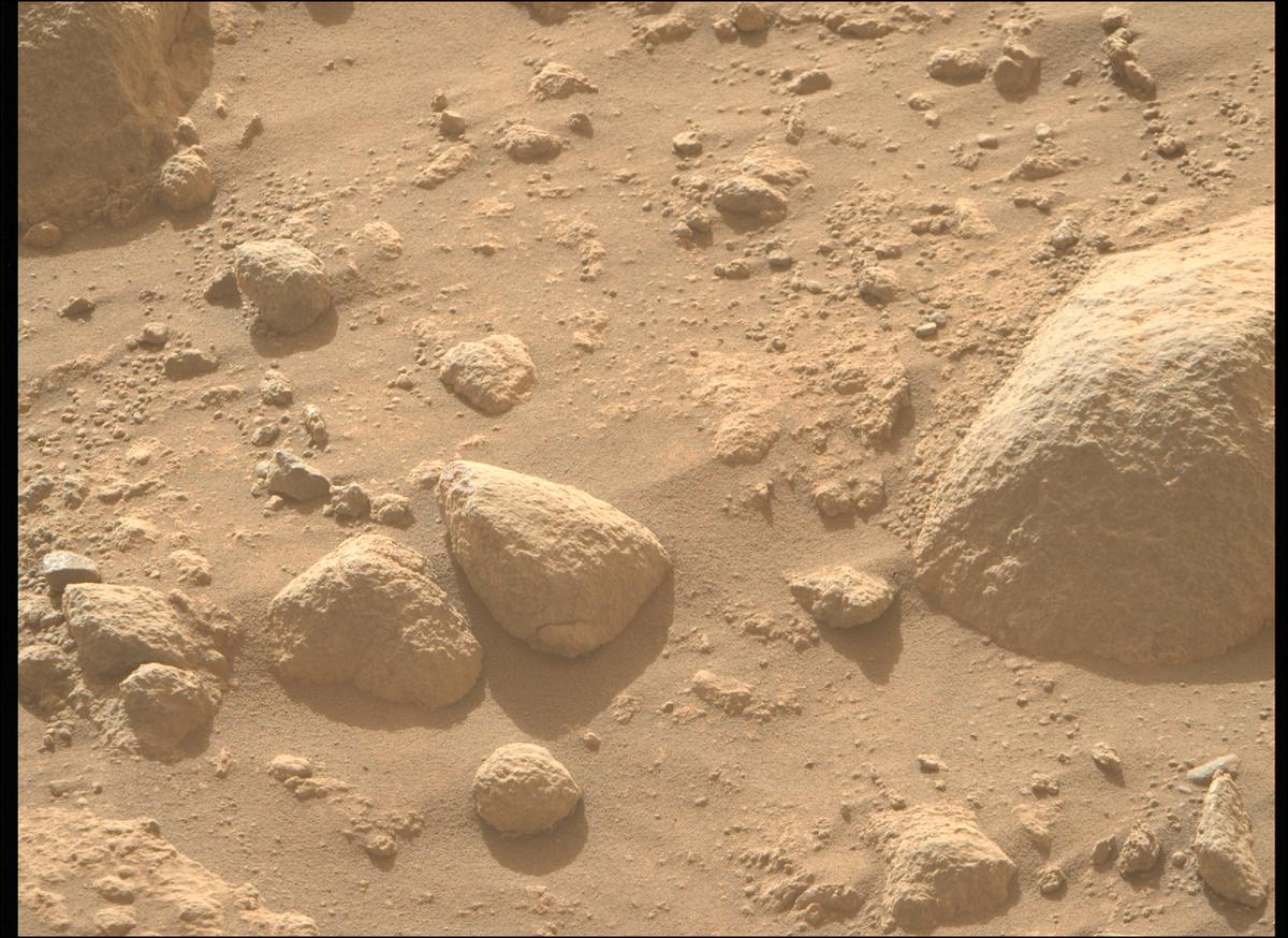 This image was taken by MCZ_RIGHT onboard NASA's Mars rover Perseverance on Sol 1844