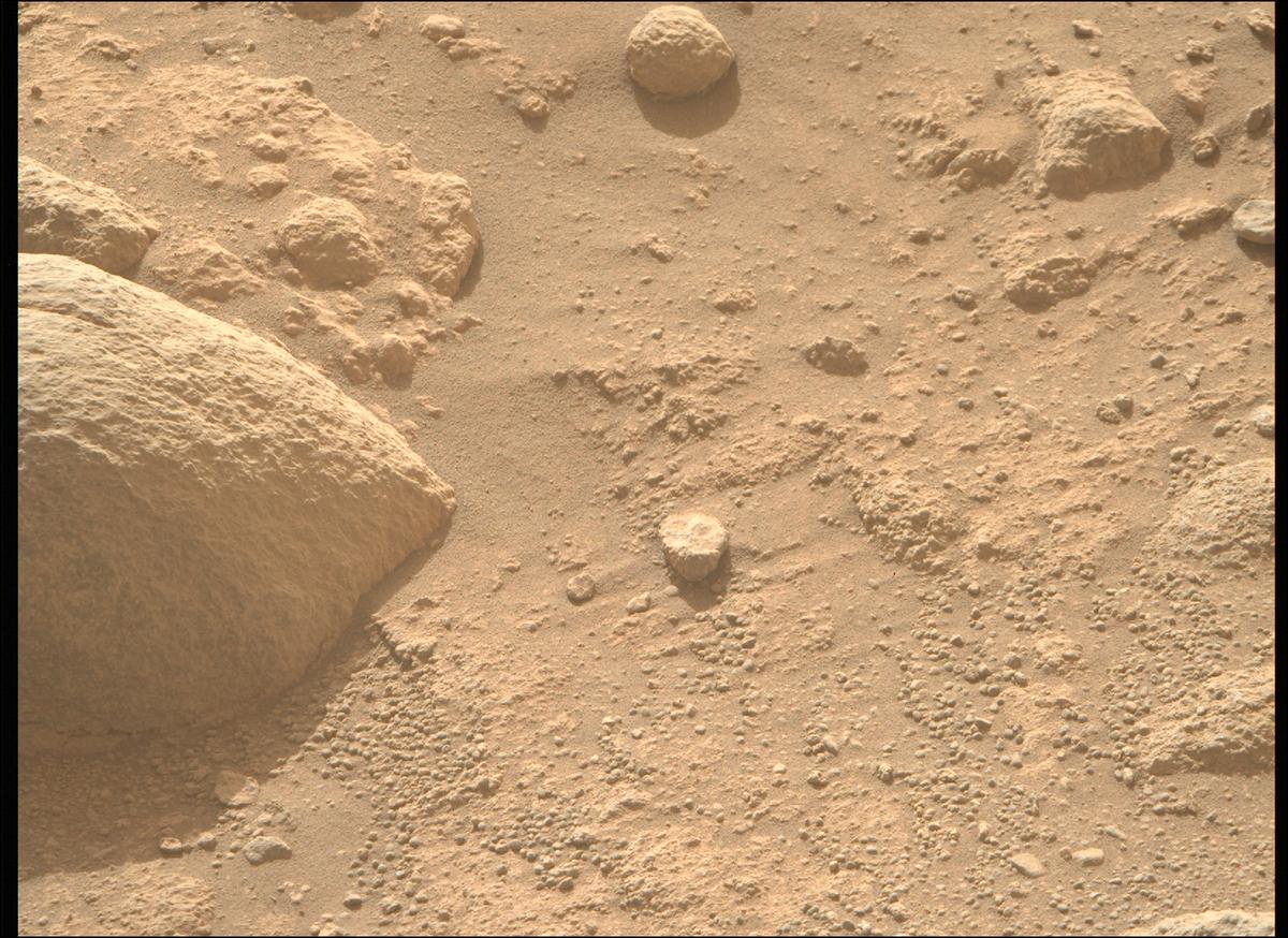 This image was taken by MCZ_RIGHT onboard NASA's Mars rover Perseverance on Sol 1844