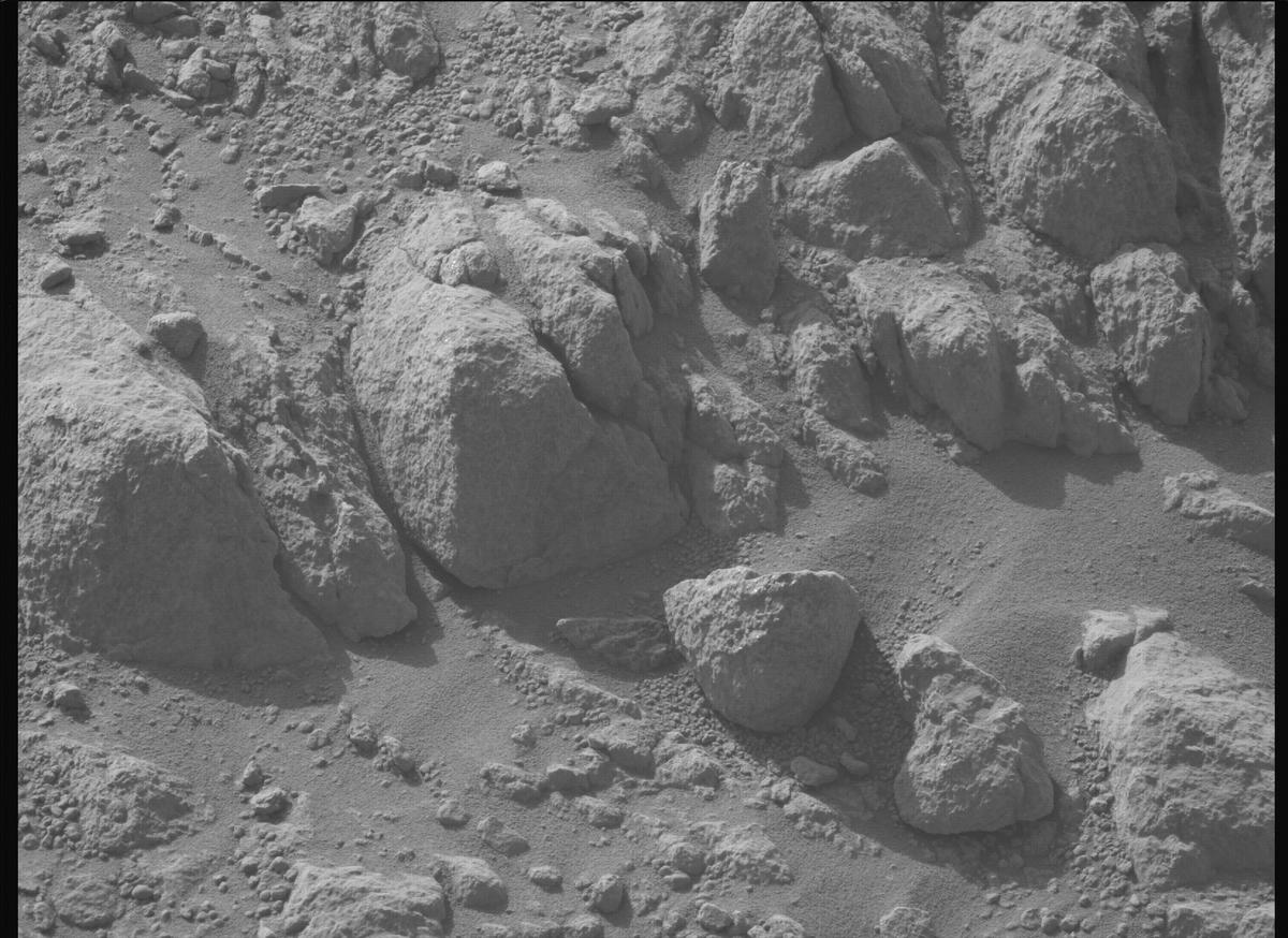 This image was taken by MCZ_LEFT onboard NASA's Mars rover Perseverance on Sol 1859