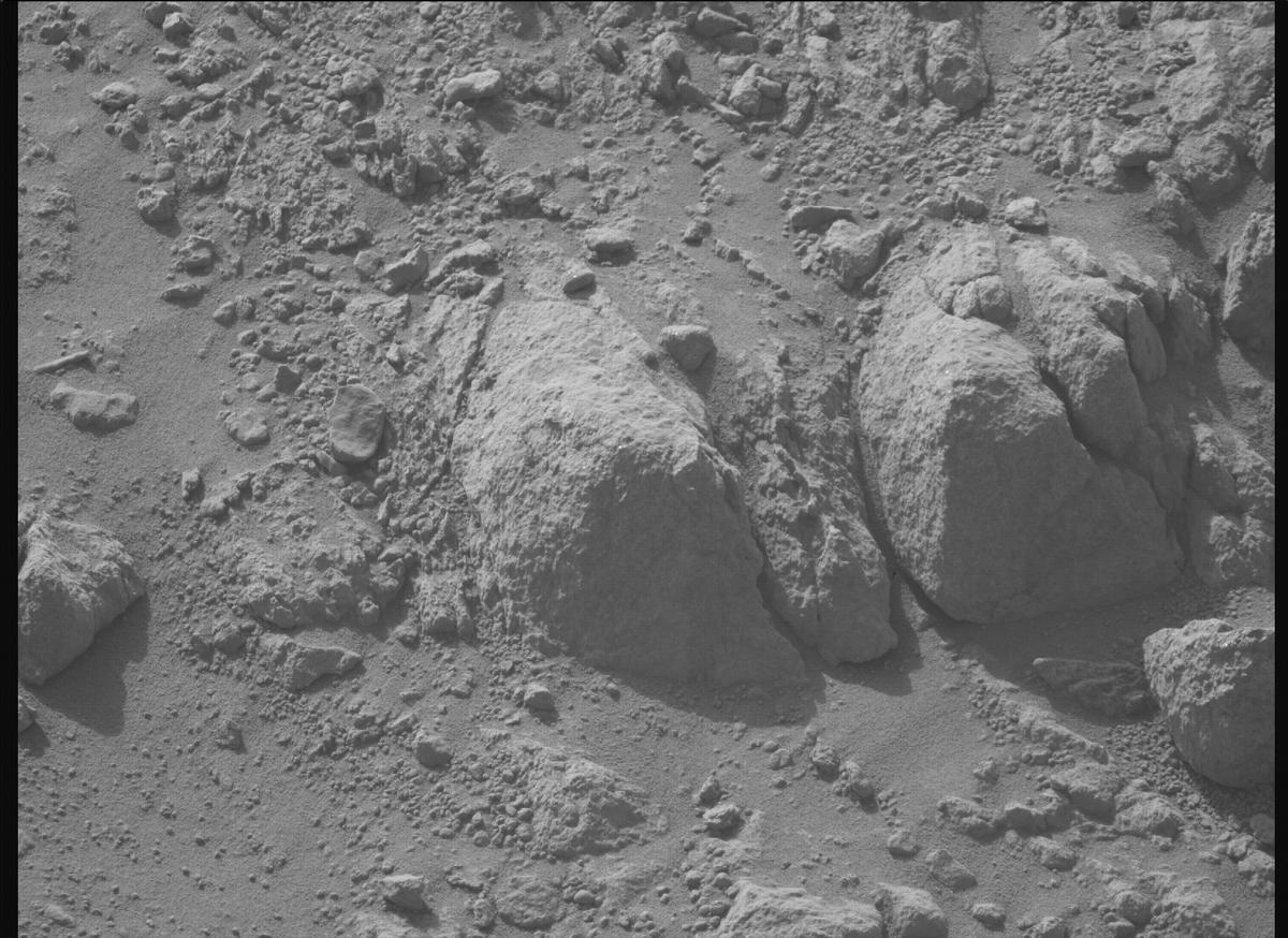 This image was taken by MCZ_RIGHT onboard NASA's Mars rover Perseverance on Sol 1859