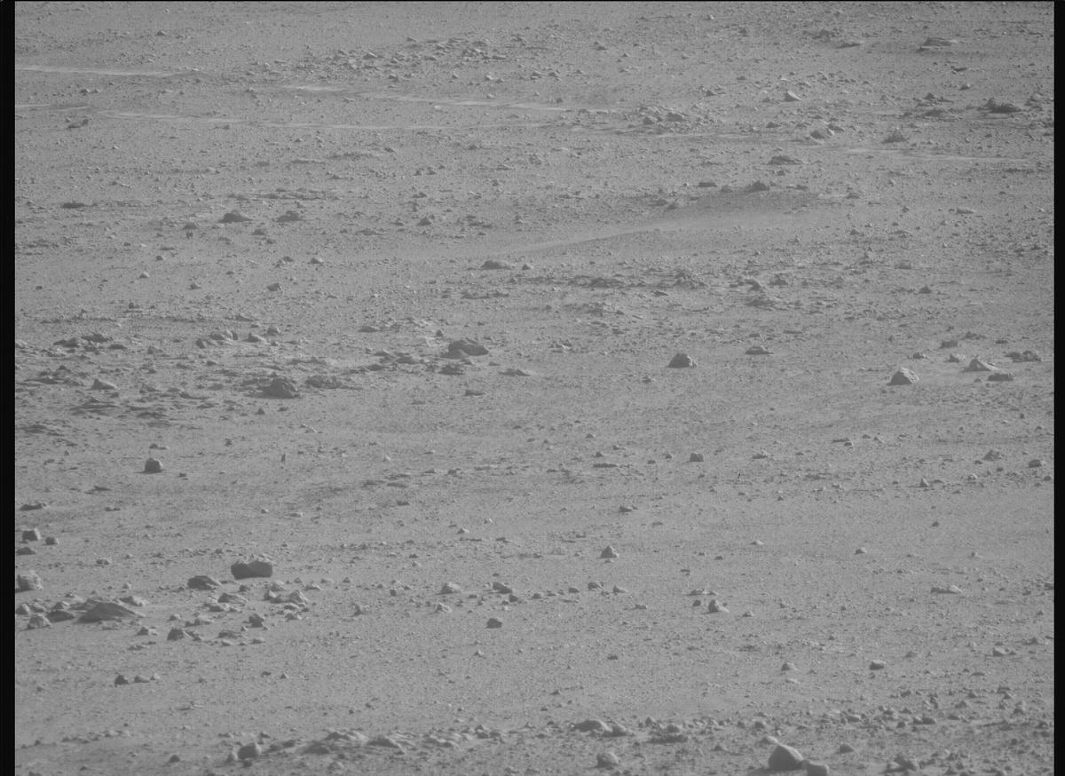 This image was taken by MCZ_RIGHT onboard NASA's Mars rover Perseverance on Sol 1865