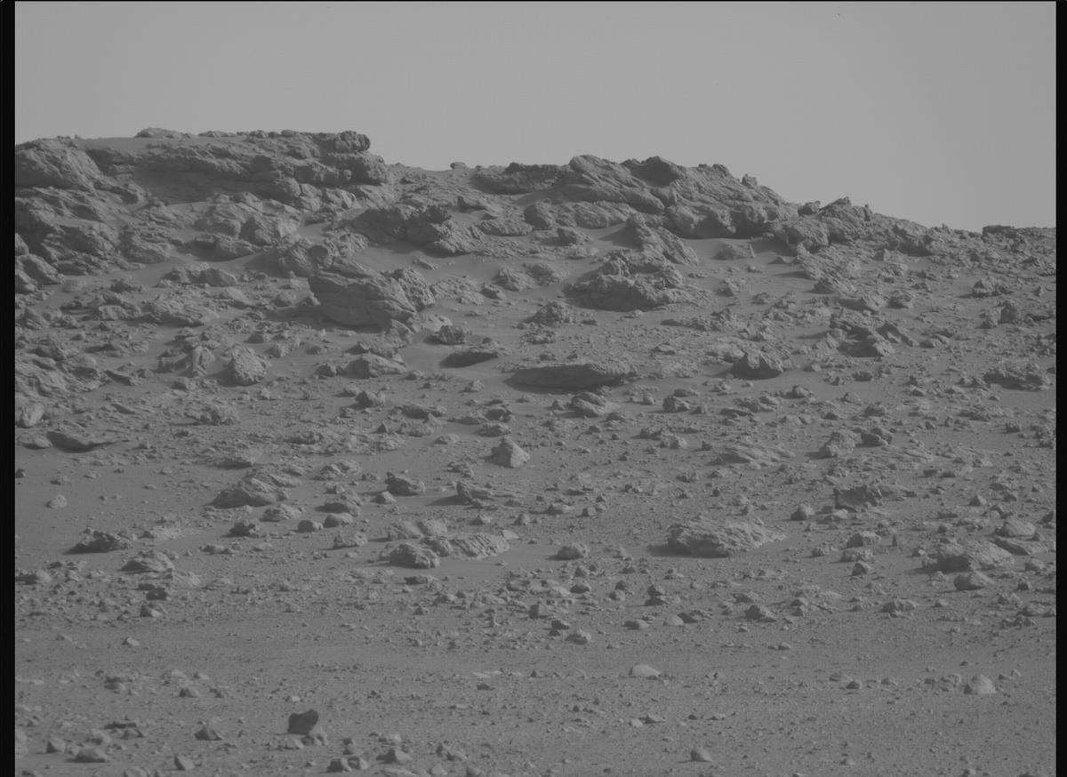 This image was taken by MCZ_RIGHT onboard NASA's Mars rover Perseverance on Sol 1865