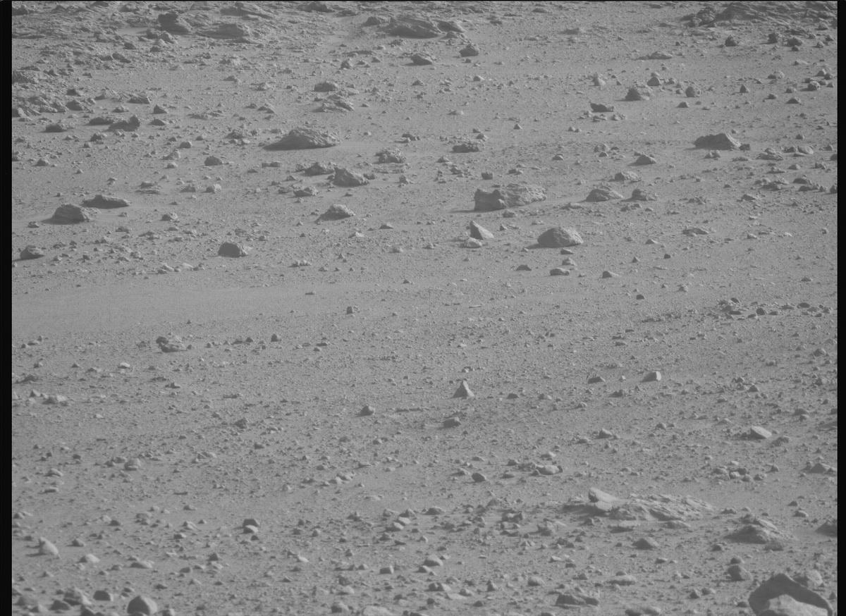 This image was taken by MCZ_RIGHT onboard NASA's Mars rover Perseverance on Sol 1865