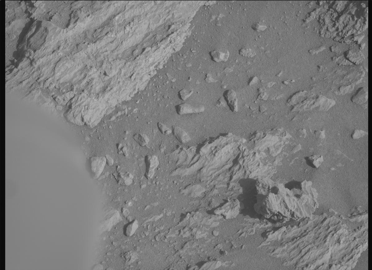 This image was taken by MCZ_RIGHT onboard NASA's Mars rover Perseverance on Sol 1868