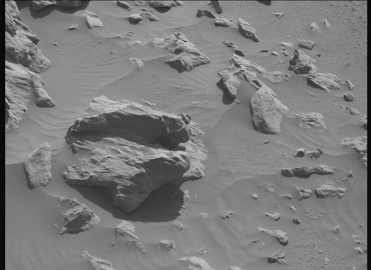 This image was taken by MCZ_LEFT onboard NASA's Mars rover Perseverance on Sol 1879