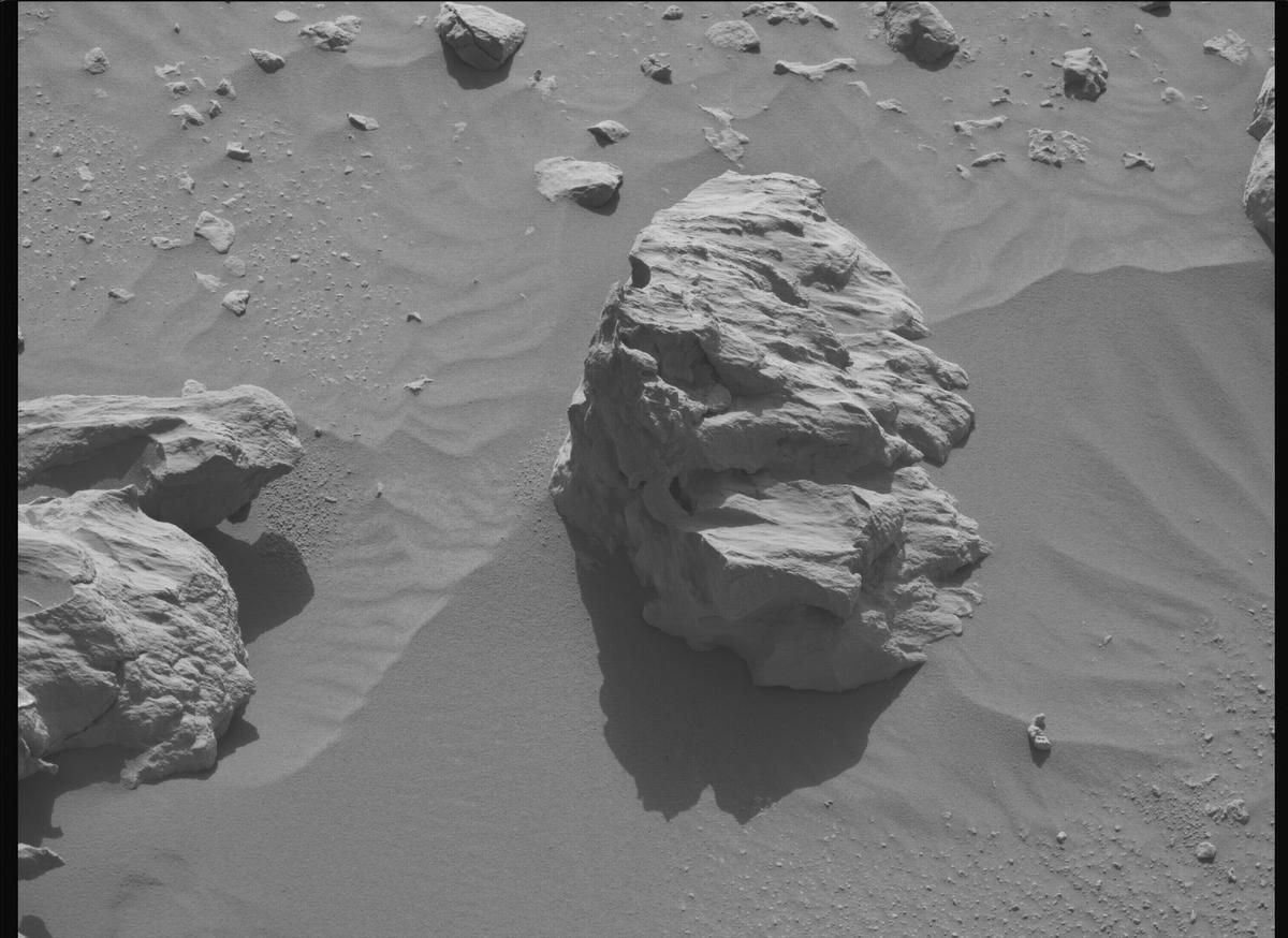 This image was taken by MCZ_LEFT onboard NASA's Mars rover Perseverance on Sol 1879