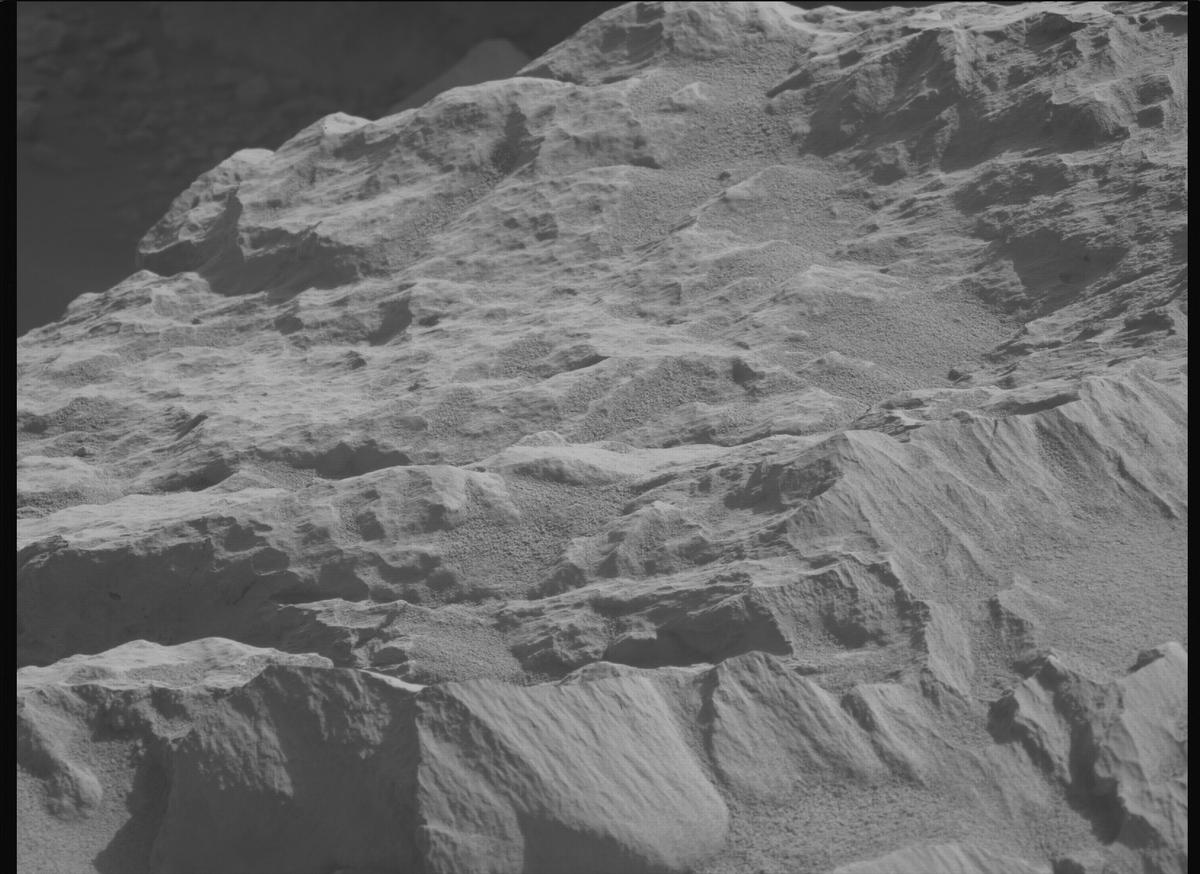 This image was taken by MCZ_LEFT onboard NASA's Mars rover Perseverance on Sol 1879