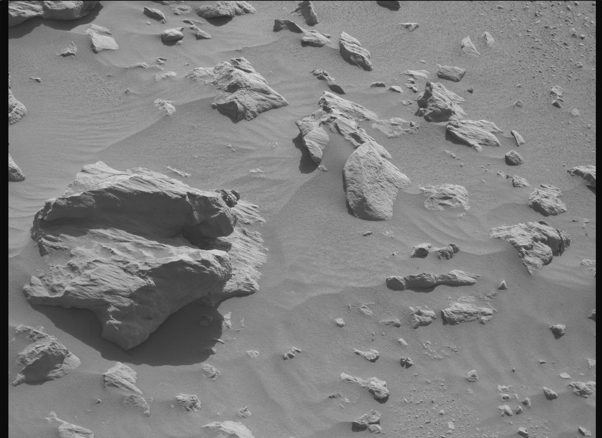 This image was taken by MCZ_RIGHT onboard NASA's Mars rover Perseverance on Sol 1879