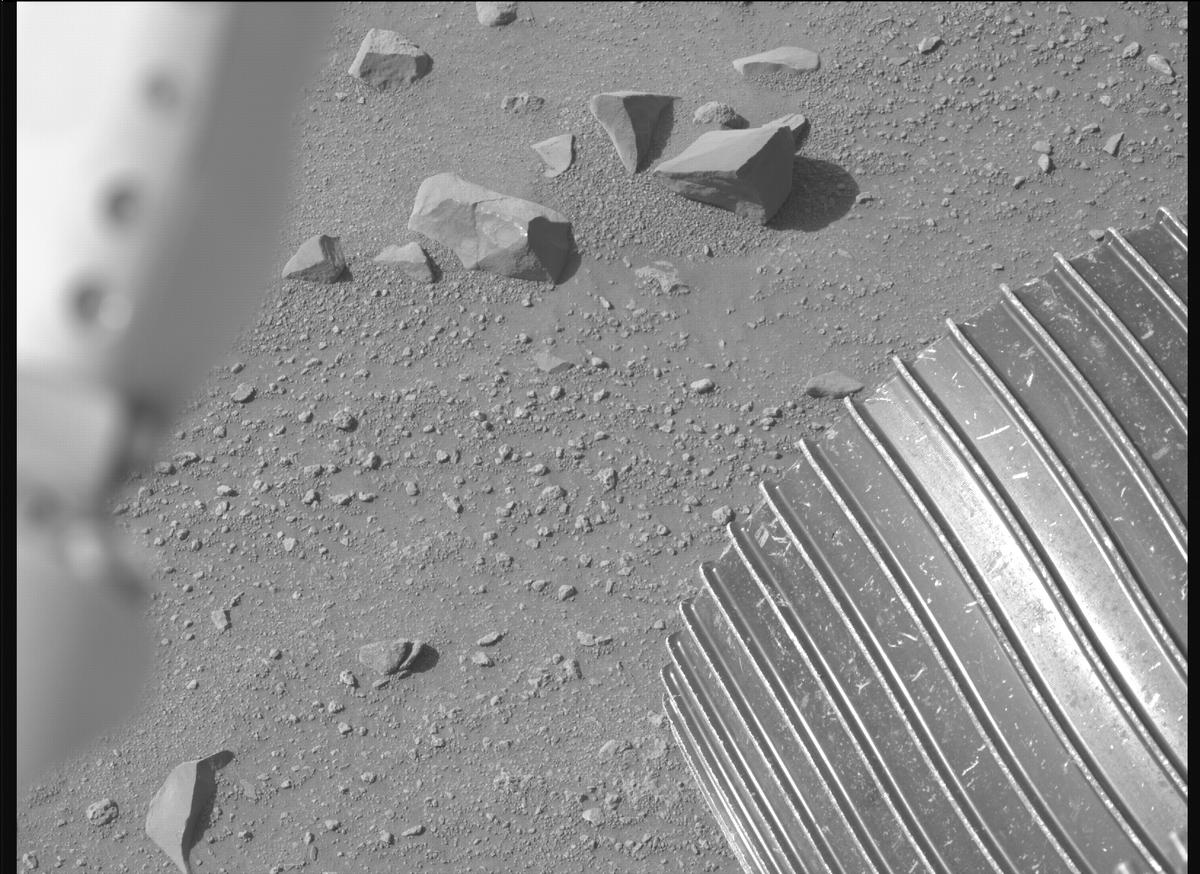 This image was taken by MCZ_RIGHT onboard NASA's Mars rover Perseverance on Sol 1879