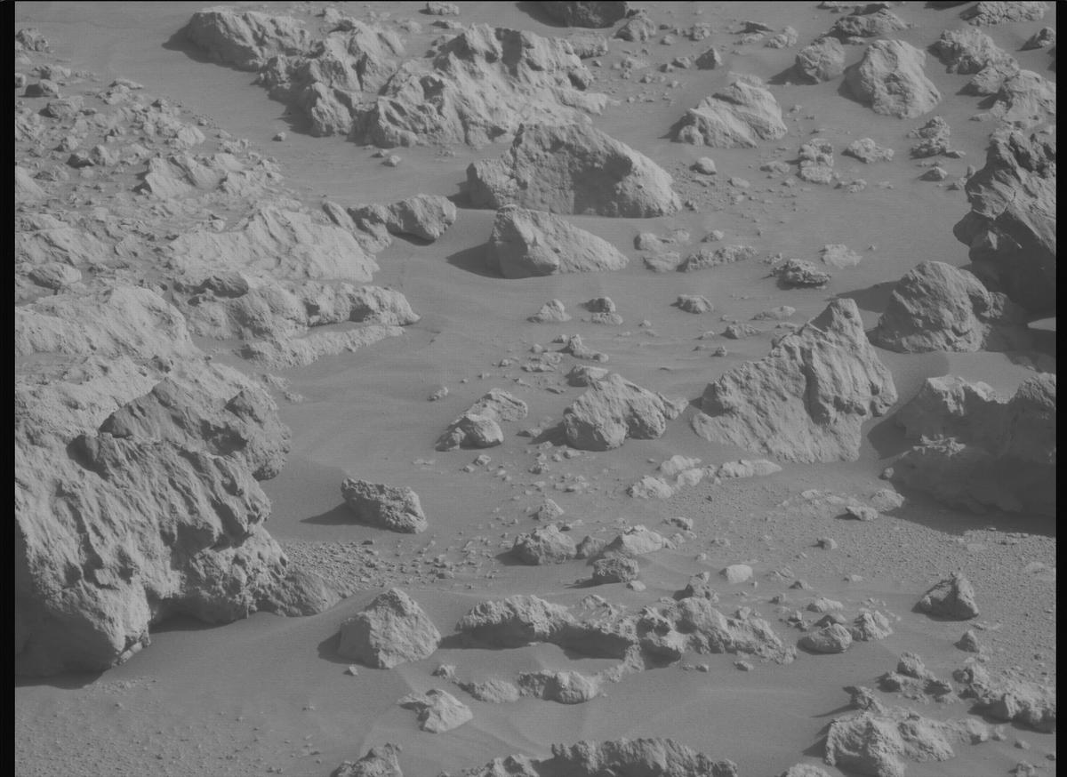This image was taken by MCZ_LEFT onboard NASA's Mars rover Perseverance on Sol 1882