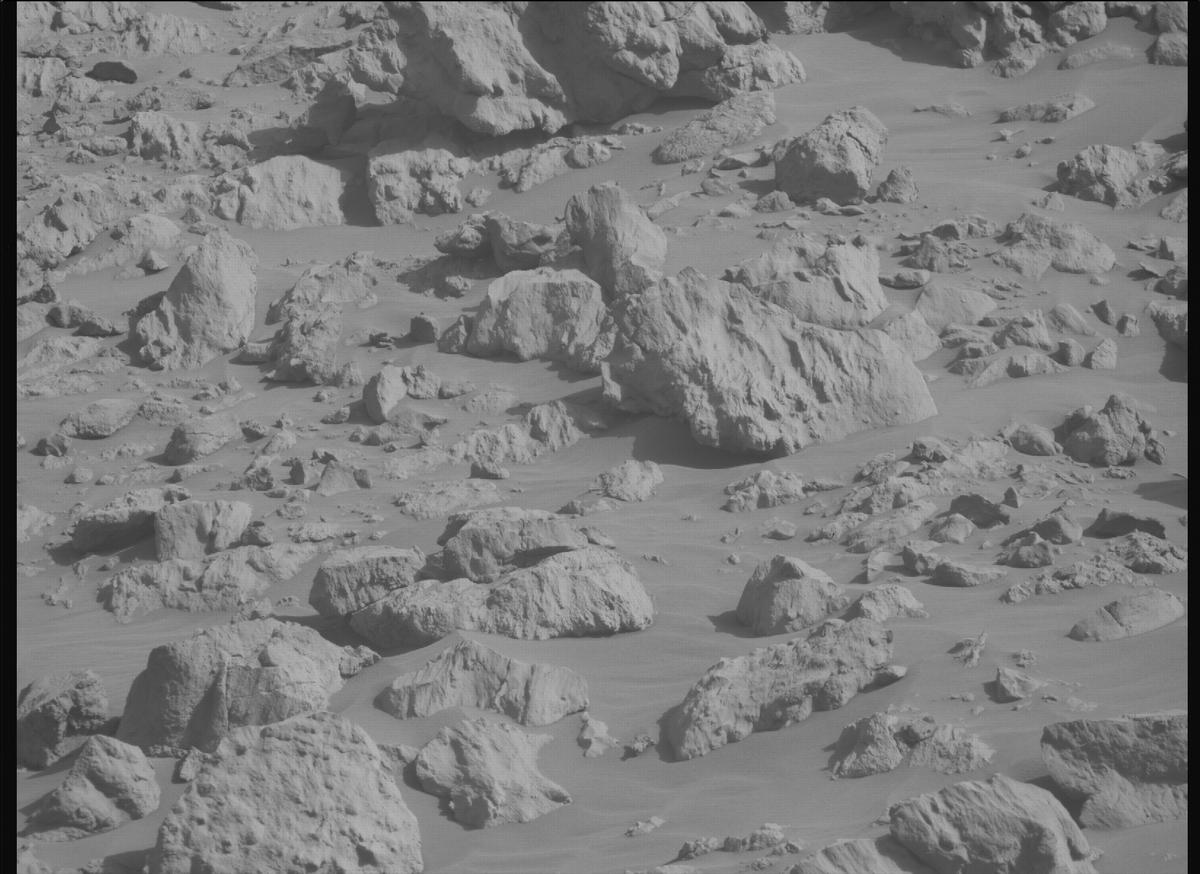 This image was taken by MCZ_RIGHT onboard NASA's Mars rover Perseverance on Sol 1882