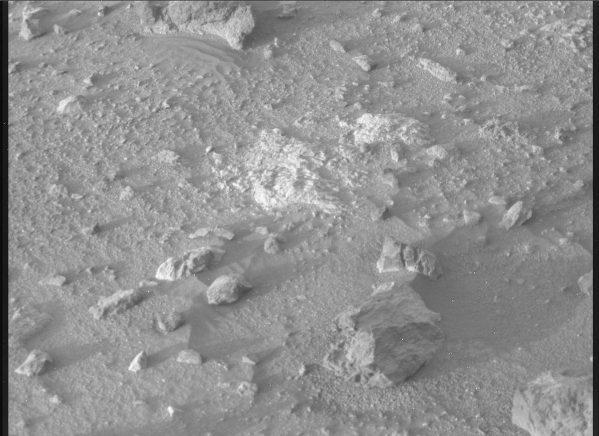 This image was taken by MCZ_RIGHT onboard NASA's Mars rover Perseverance on Sol 1882