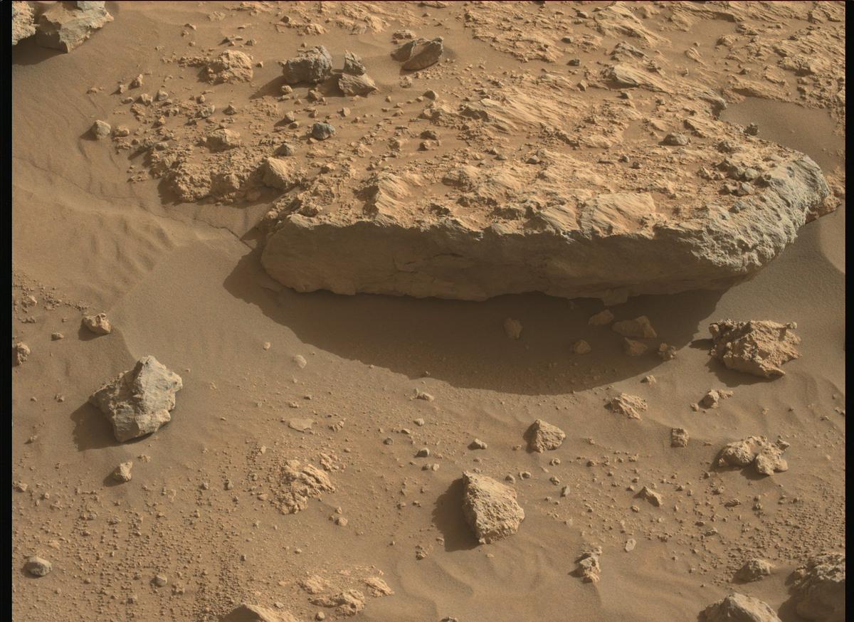 This image was taken by MCZ_LEFT onboard NASA's Mars rover Perseverance on Sol 1889