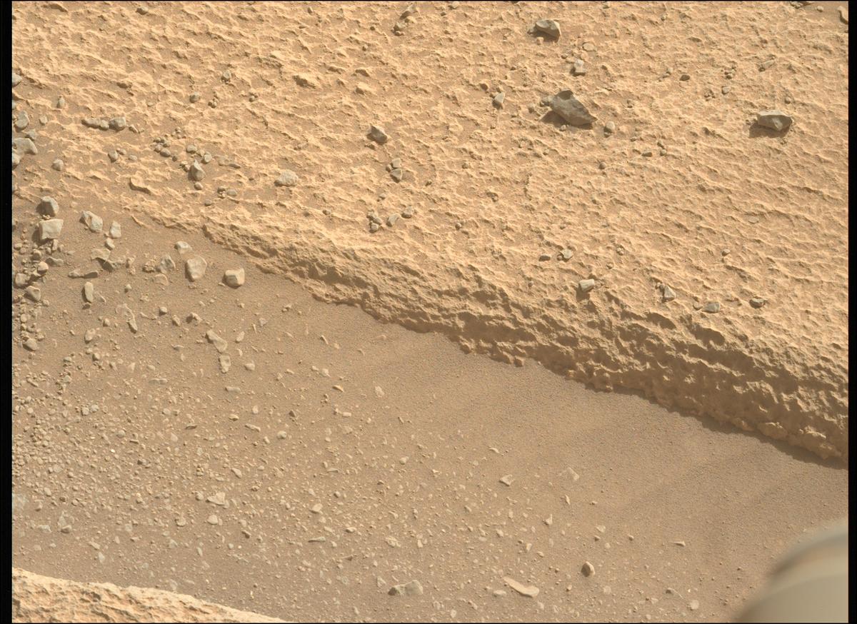 This image was taken by MCZ_LEFT onboard NASA's Mars rover Perseverance on Sol 1892