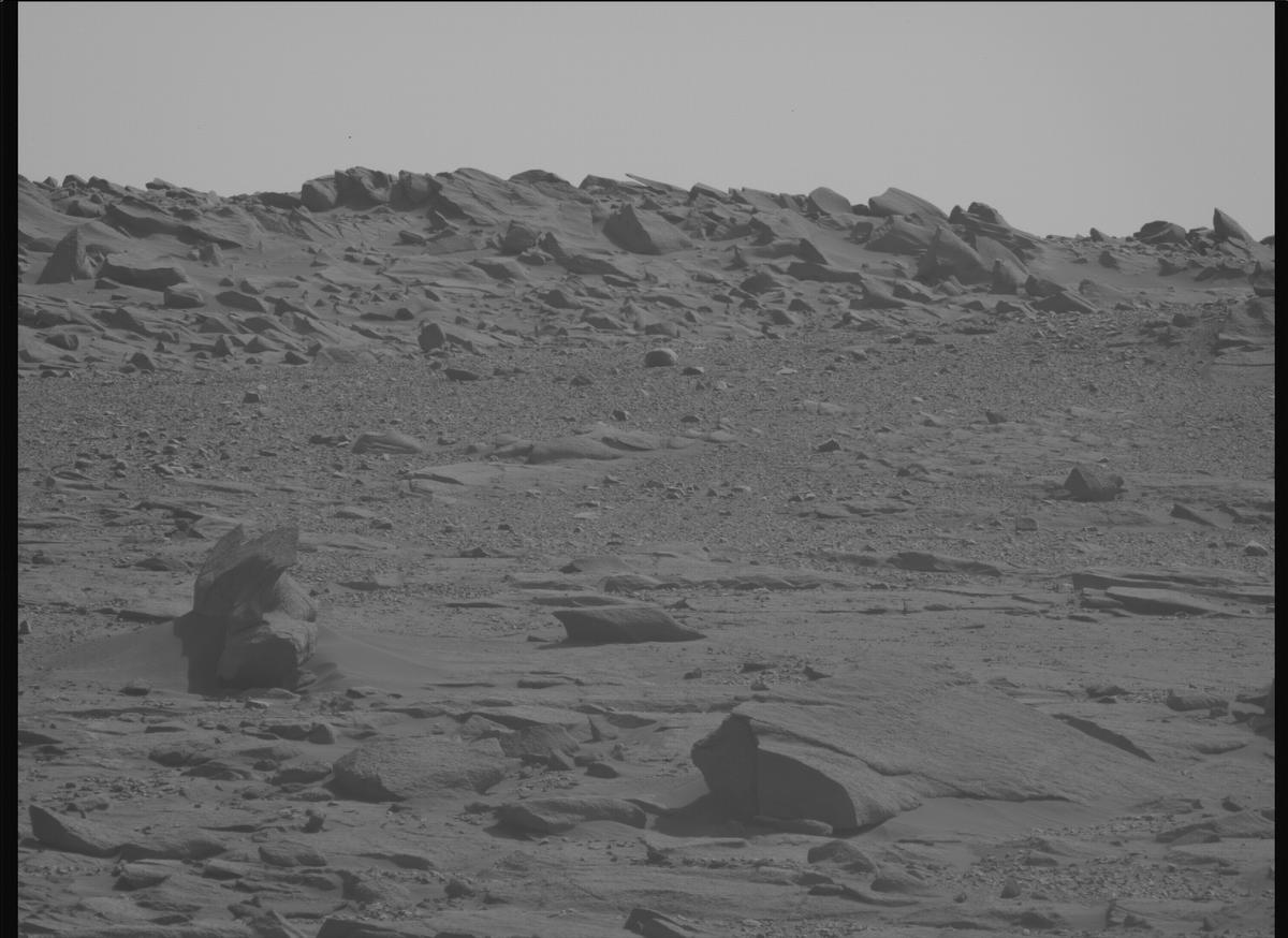 This image was taken by MCZ_LEFT onboard NASA's Mars rover Perseverance on Sol 1892