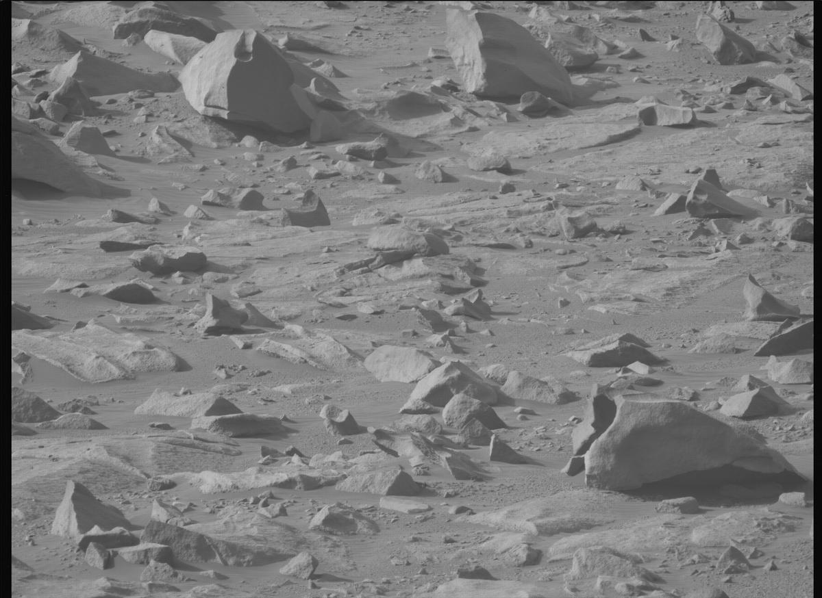 This image was taken by MCZ_LEFT onboard NASA's Mars rover Perseverance on Sol 1927