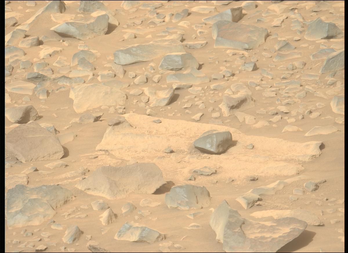 This image was taken by MCZ_LEFT onboard NASA's Mars rover Perseverance on Sol 1927