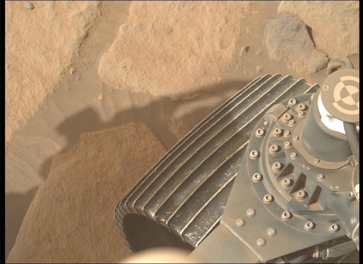 This image was taken by MCZ_LEFT onboard NASA's Mars rover Perseverance on Sol 1932