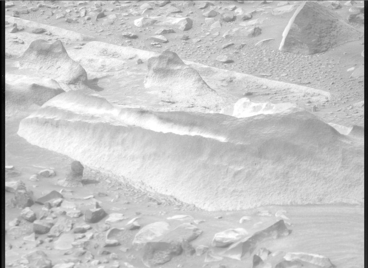 This image was taken by MCZ_RIGHT onboard NASA's Mars rover Perseverance on Sol 1934