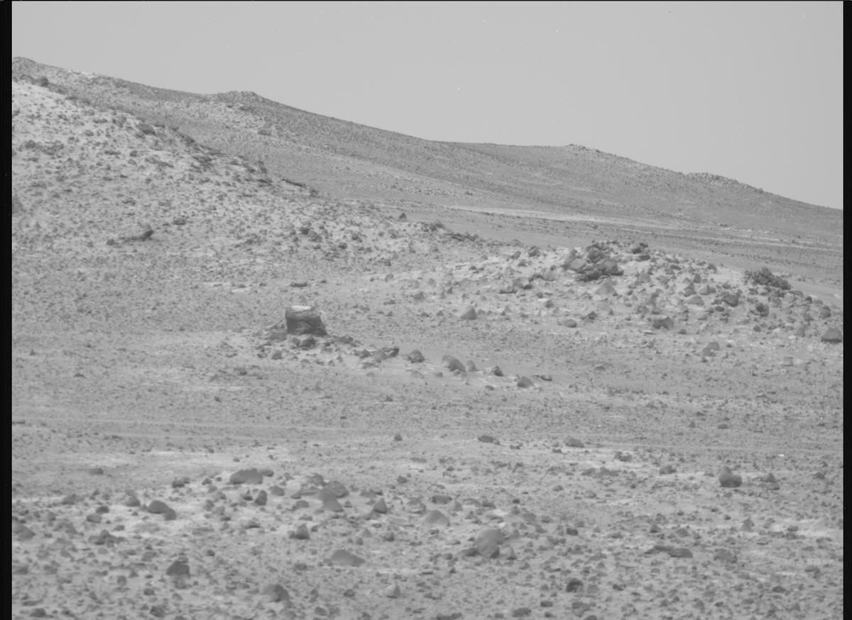 This image was taken by MCZ_RIGHT onboard NASA's Mars rover Perseverance on Sol 1941